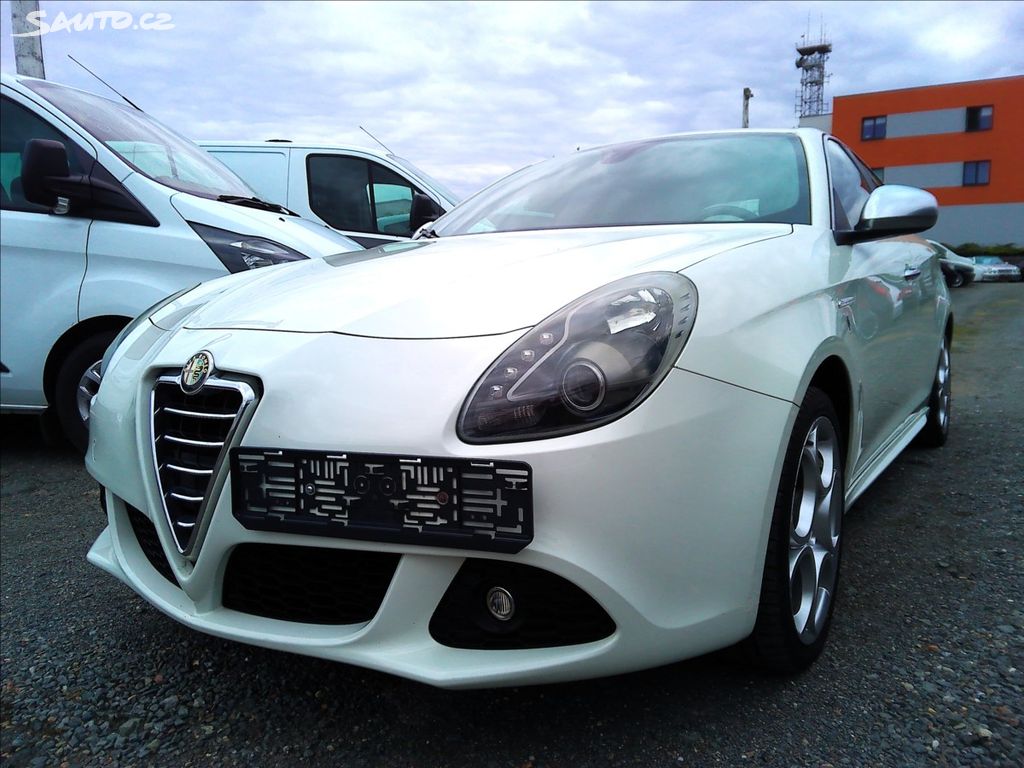 Alfa Romeo Giulietta, 1,4 125kW TOP STAV ŠVÝCARSKO